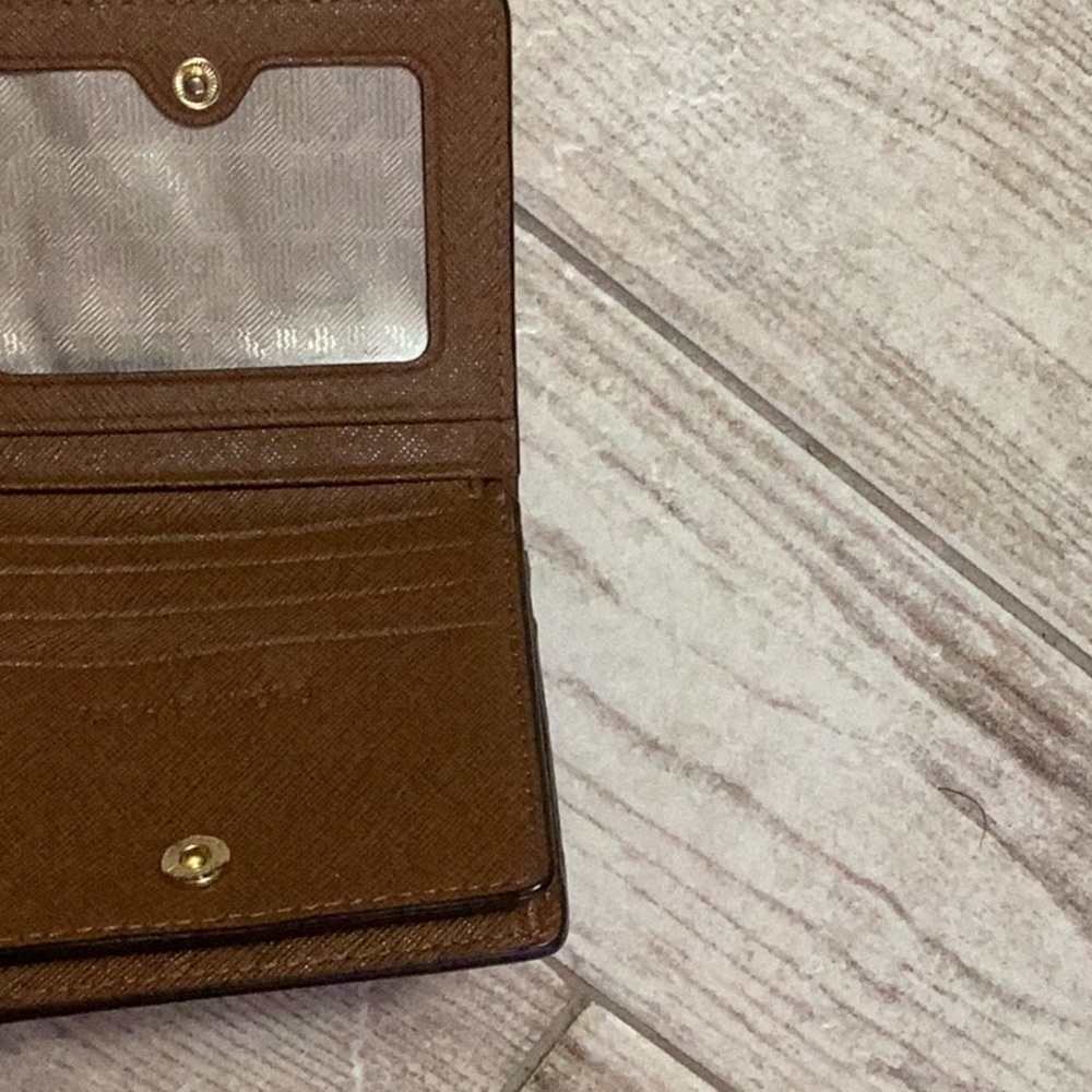 Michael Kors Wallet - Picture 3 of 5